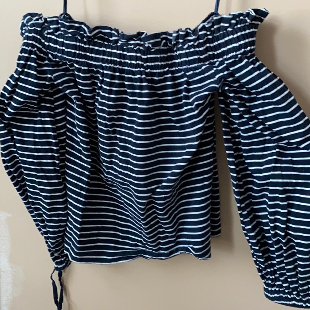 BANANA REPUBLIC OFF SHOULDER TOP